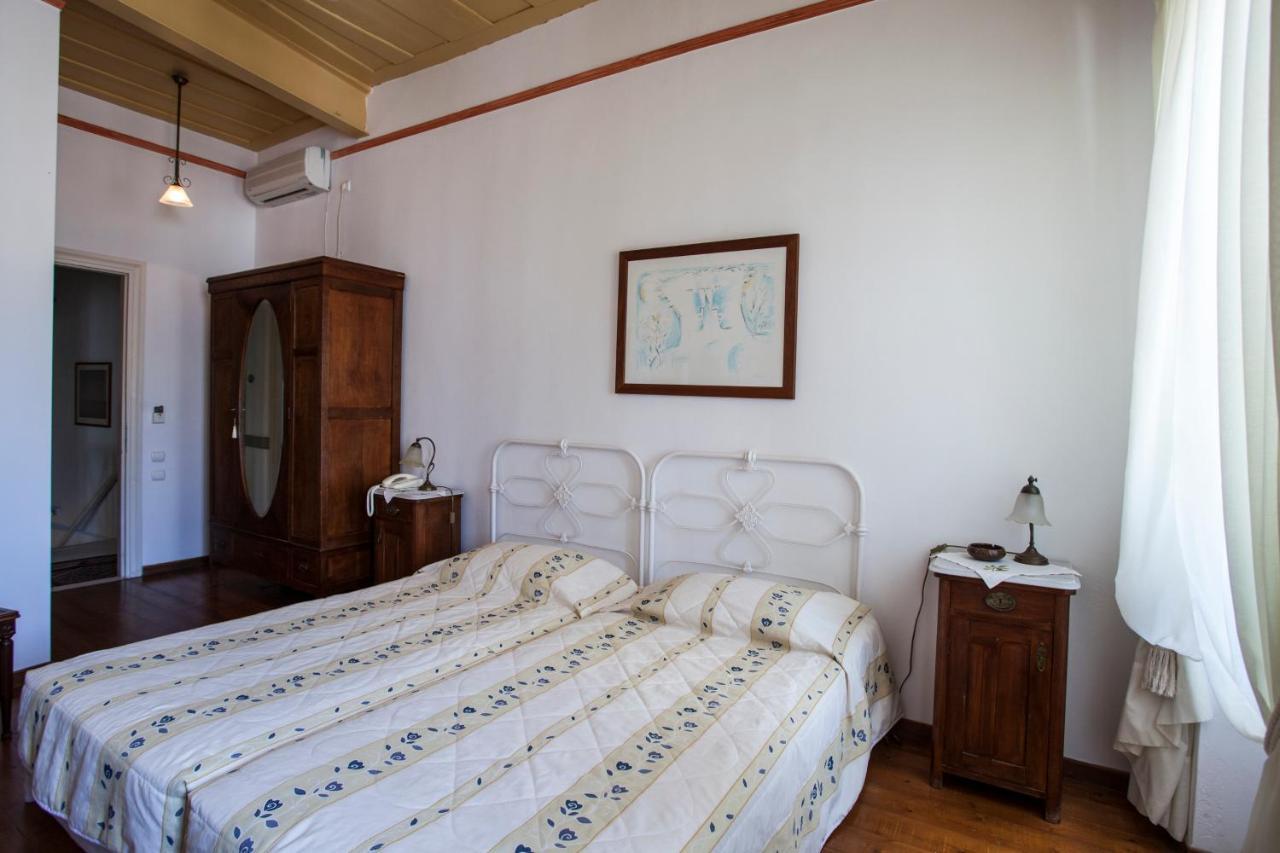 Nostos Guesthouse Kythira Town Bagian luar foto